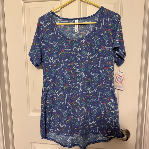 NWT Lularoe Classic T  Tee shirt Faded Purple 80s Multi Buttery Soft Sz Med - Picture 1 of 5